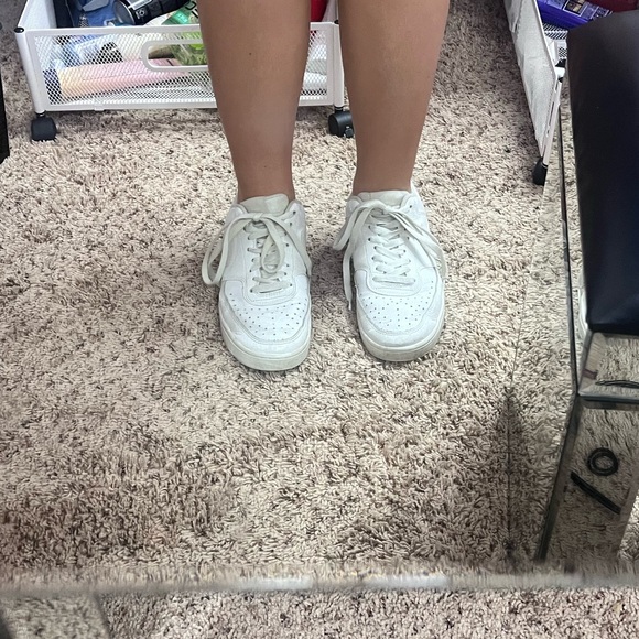 Nike, 7.5, White - Picture 6 of 6